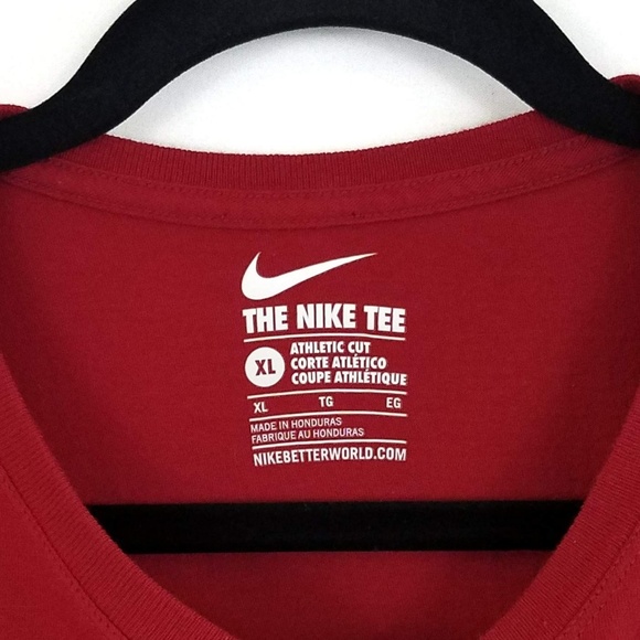 ~~SOLD~~The Nike tee Red Athletic Cut - Picture 3 of 5
